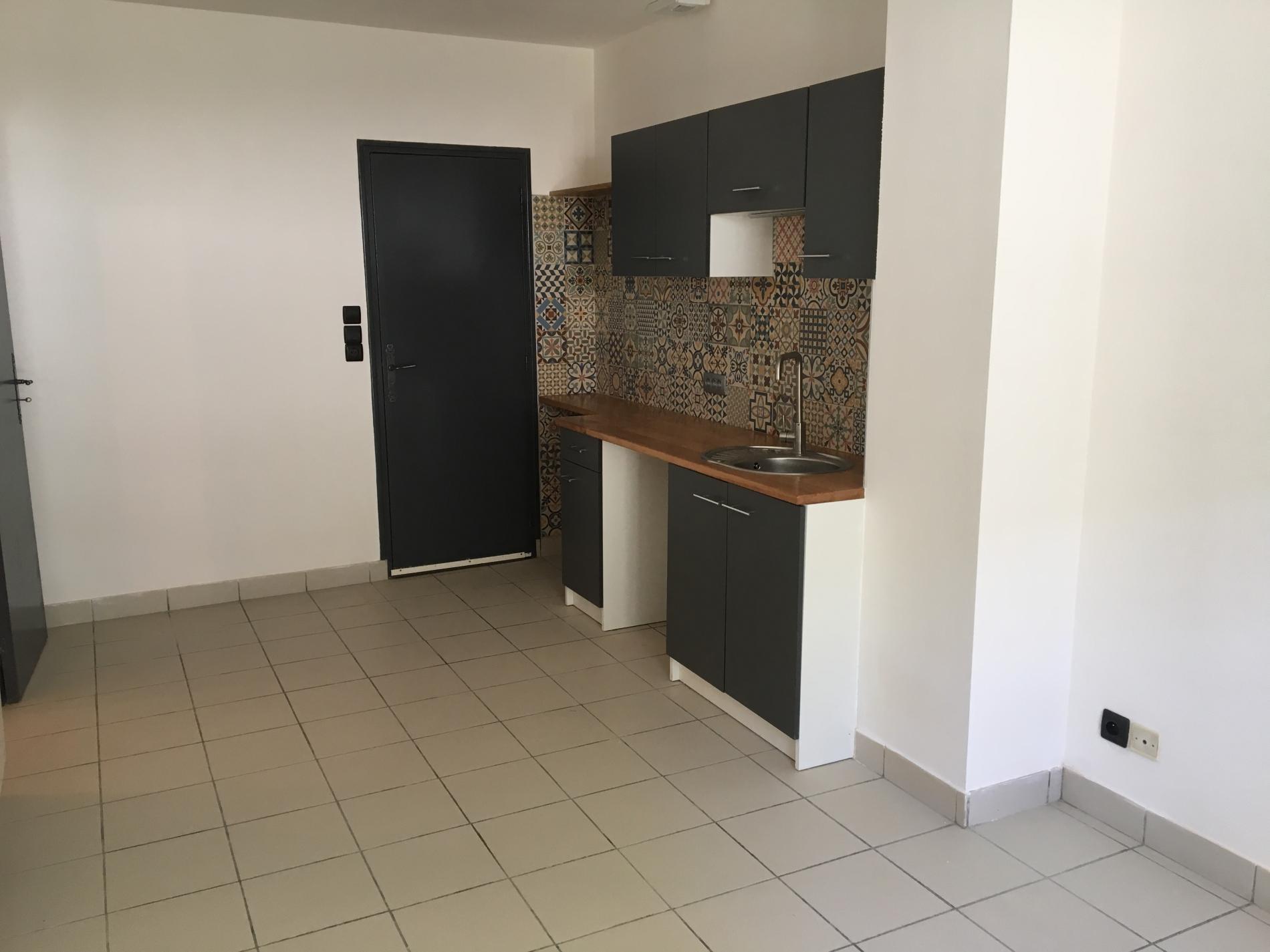 CHATEAUVIEUX - APPARTEMENT T2