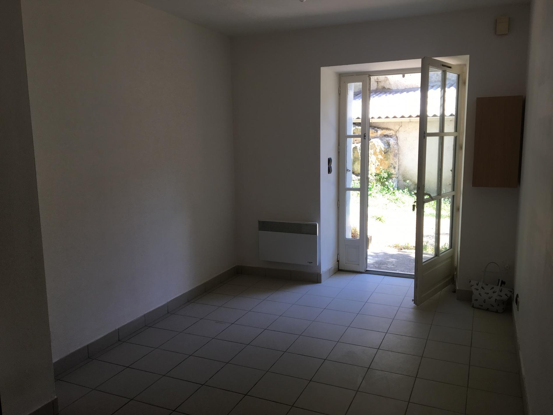 CHATEAUVIEUX - APPARTEMENT T2
