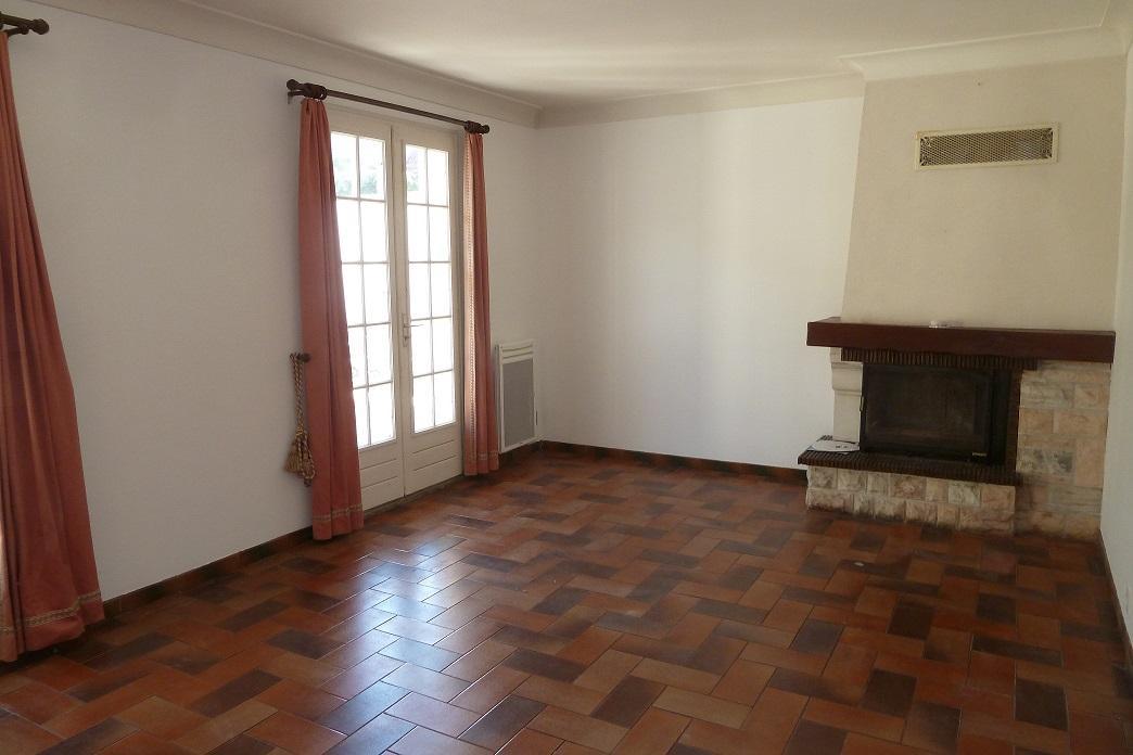 SELLES SUR CHER - MAISON DE VILLE T3 - garage et courette close