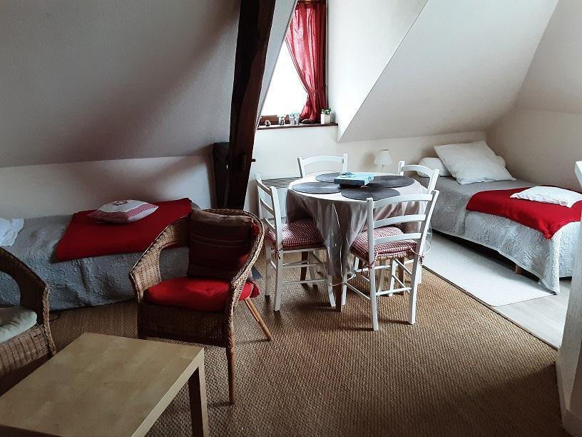 NOYERS SUR CHER - APPARTEMENT T2 MEUBLÉ