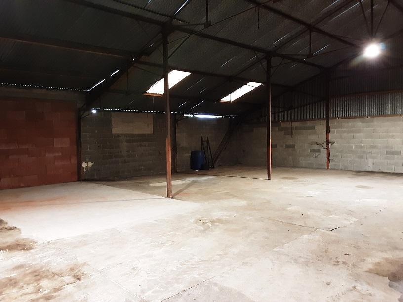 SAINT ROMAIN SUR CHER - ENTREPOT DE 550 M² environ