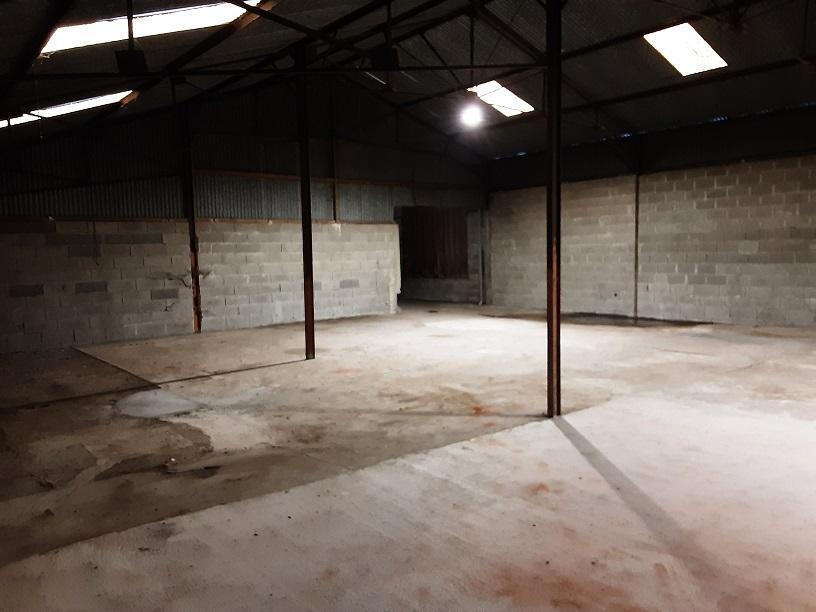 SAINT ROMAIN SUR CHER - ENTREPOT DE 550 M² environ