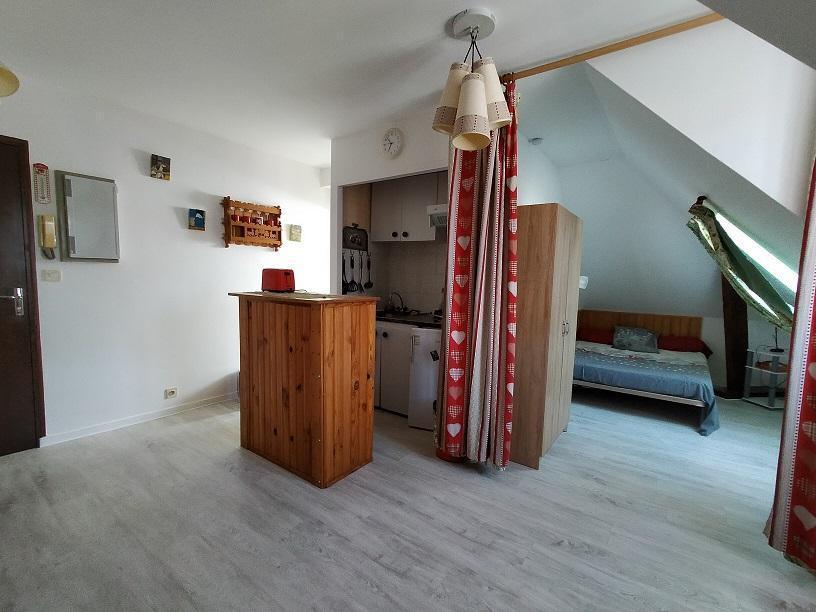 CENTRE SAINT AIGNAN - STUDIO MEUBLÉ 3eme étage avec ascenseur