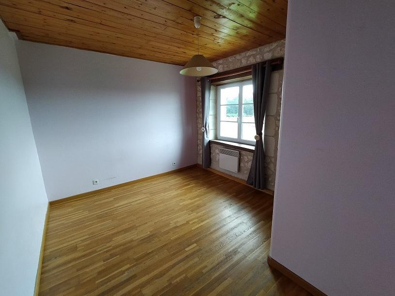 POUILLÉ, MAISON T3 de 94m² en CAMPAGNE