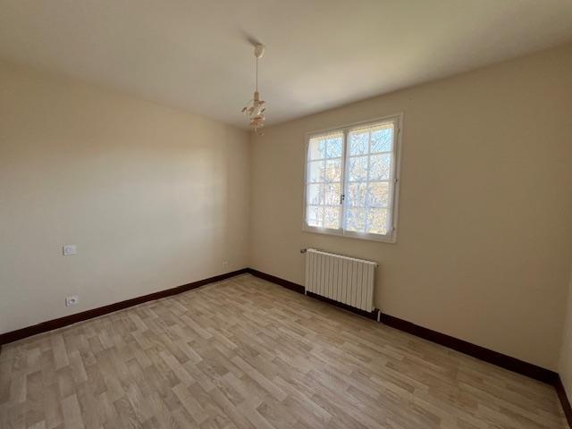 BILLY - MAISON SUR SOUS-SOL - TERRAIN DE 2500 M²