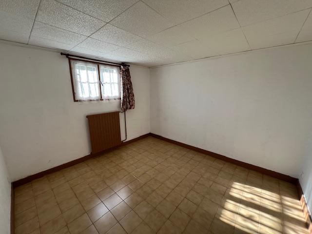 BILLY - MAISON SUR SOUS-SOL - TERRAIN DE 2500 M²