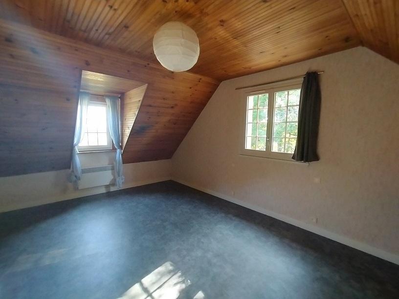 POUILLÉ - MAISON T4 - Garage - Terrain clos