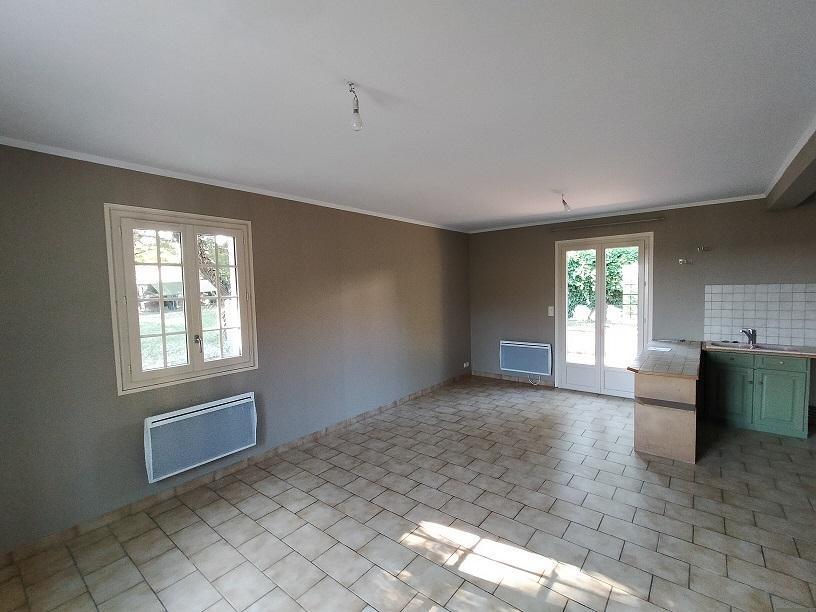 POUILLÉ - MAISON T4 - Garage - Terrain clos