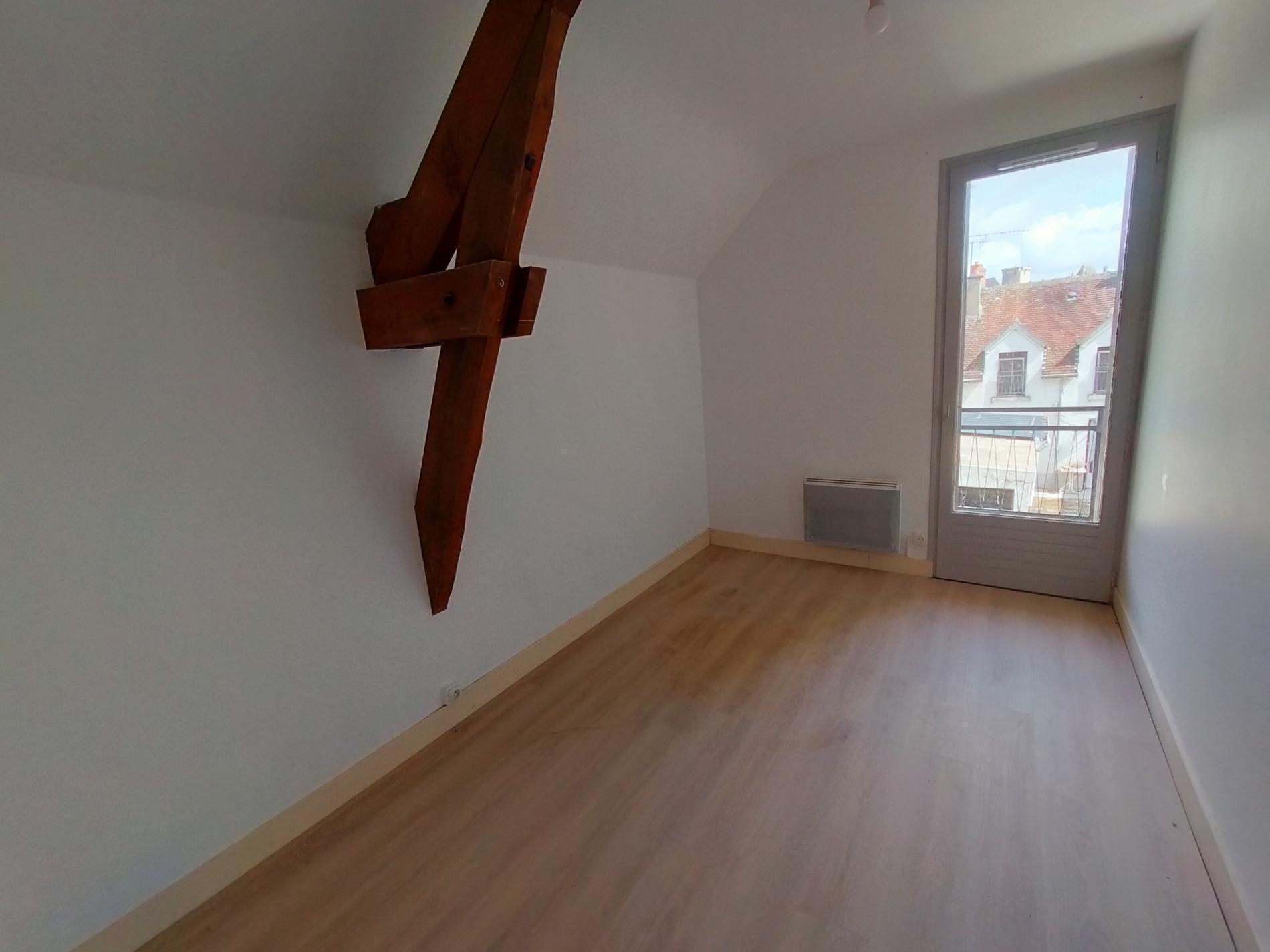 CENTRE SAINT AIGNAN - MAISON DE VILLE T3 - 66m² + cour