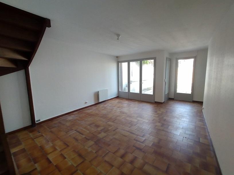 CENTRE SAINT AIGNAN - MAISON DE VILLE T3 - 66m² + cour
