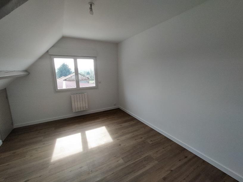 THÉSÉE, MAISON T5 ENTIÈREMENT RÉNOVÉE - PRÉAU et TERRAIN CLOS