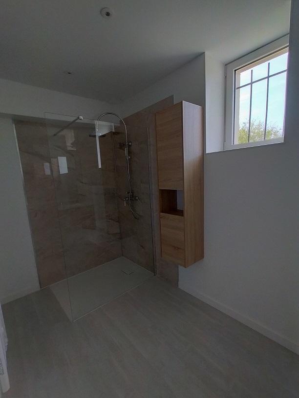 THÉSÉE, MAISON T5 ENTIÈREMENT RÉNOVÉE - PRÉAU et TERRAIN CLOS