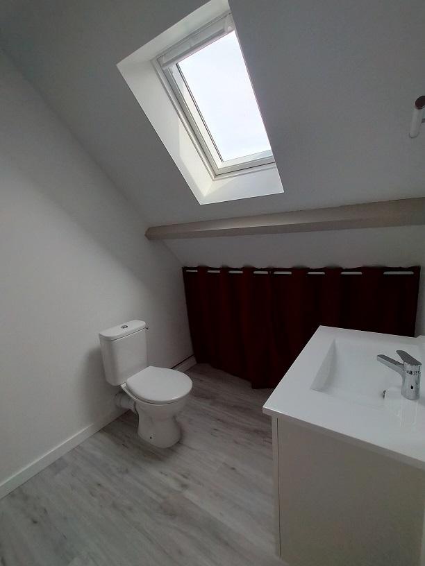 THÉSÉE, MAISON T5 ENTIÈREMENT RÉNOVÉE - PRÉAU et TERRAIN CLOS